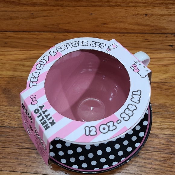 Hello Kitty tea cup and saucer set 12oz - Picture 7 of 7